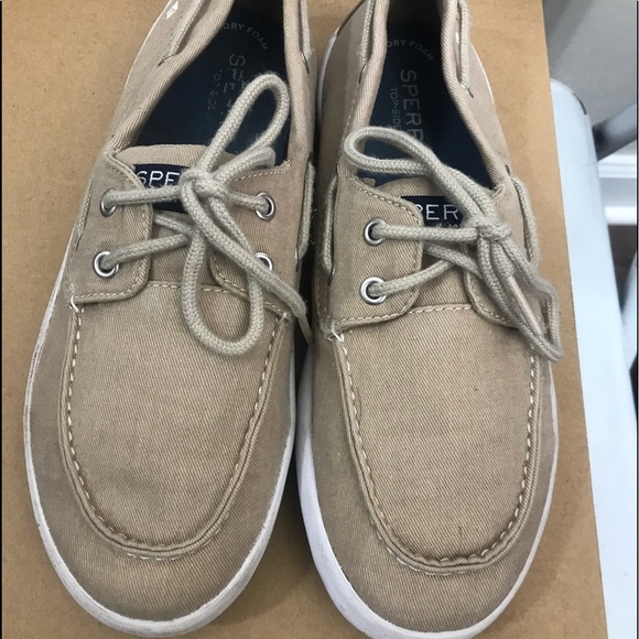 Girls Sperrys size 5 - Picture 2 of 3